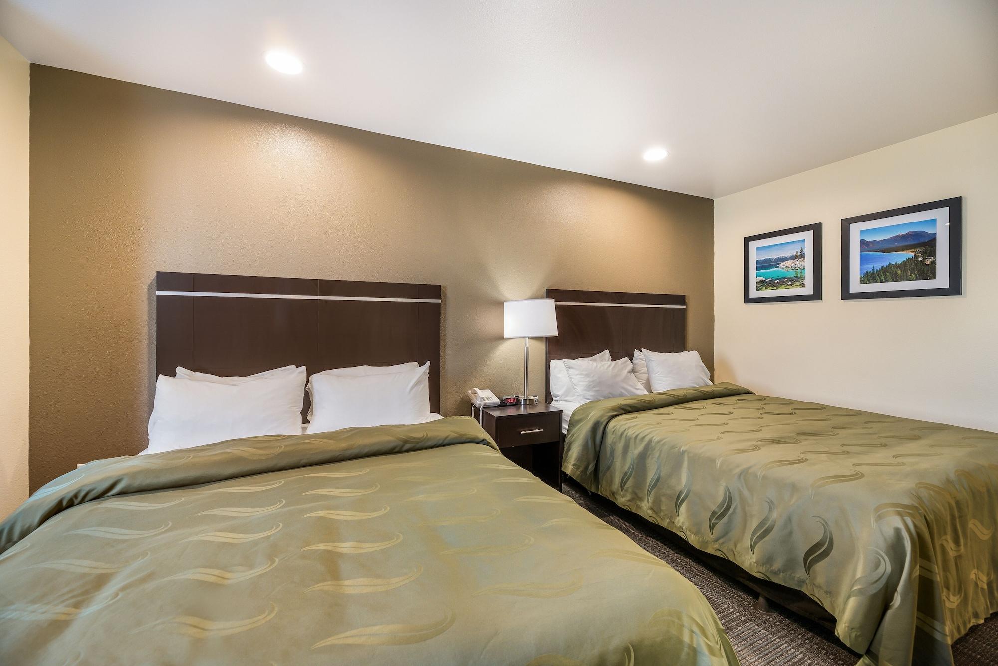 Quality Inn & Suites Near Nas Фаллон Экстерьер фото