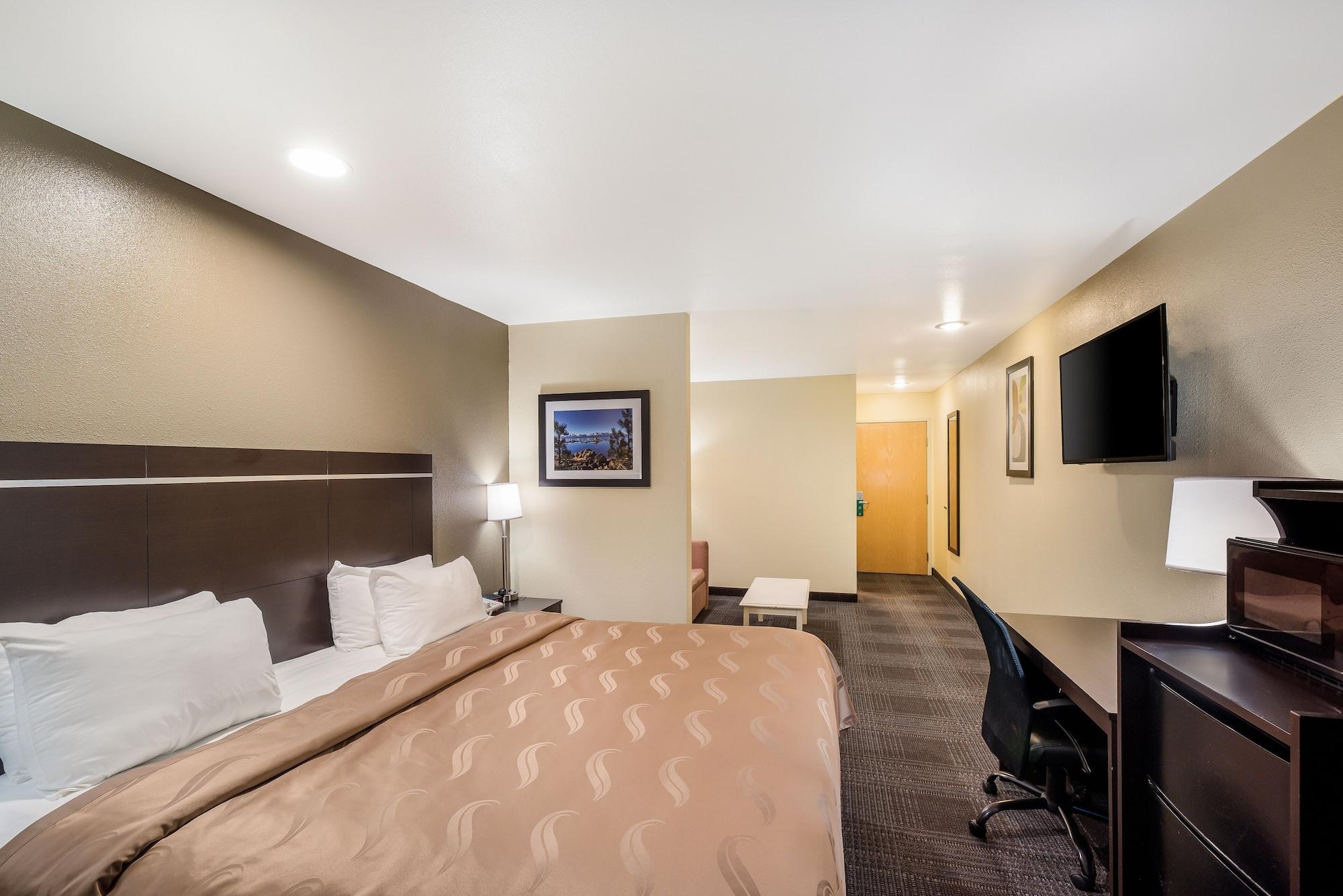 Quality Inn & Suites Near Nas Фаллон Экстерьер фото