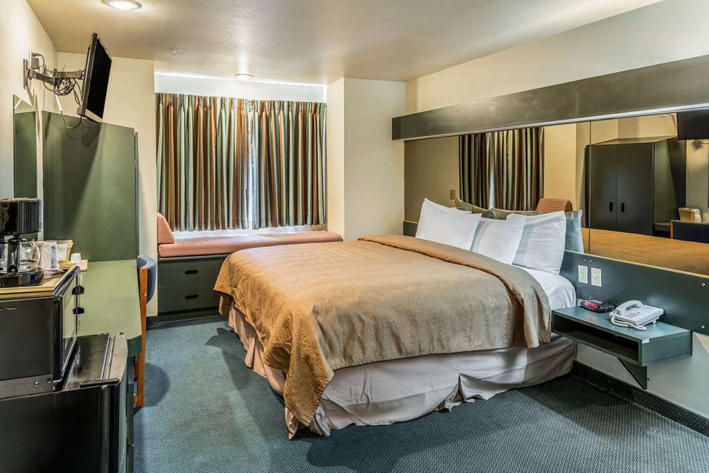 Quality Inn & Suites Near Nas Фаллон Номер фото
