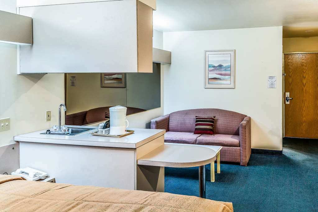 Quality Inn & Suites Near Nas Фаллон Номер фото